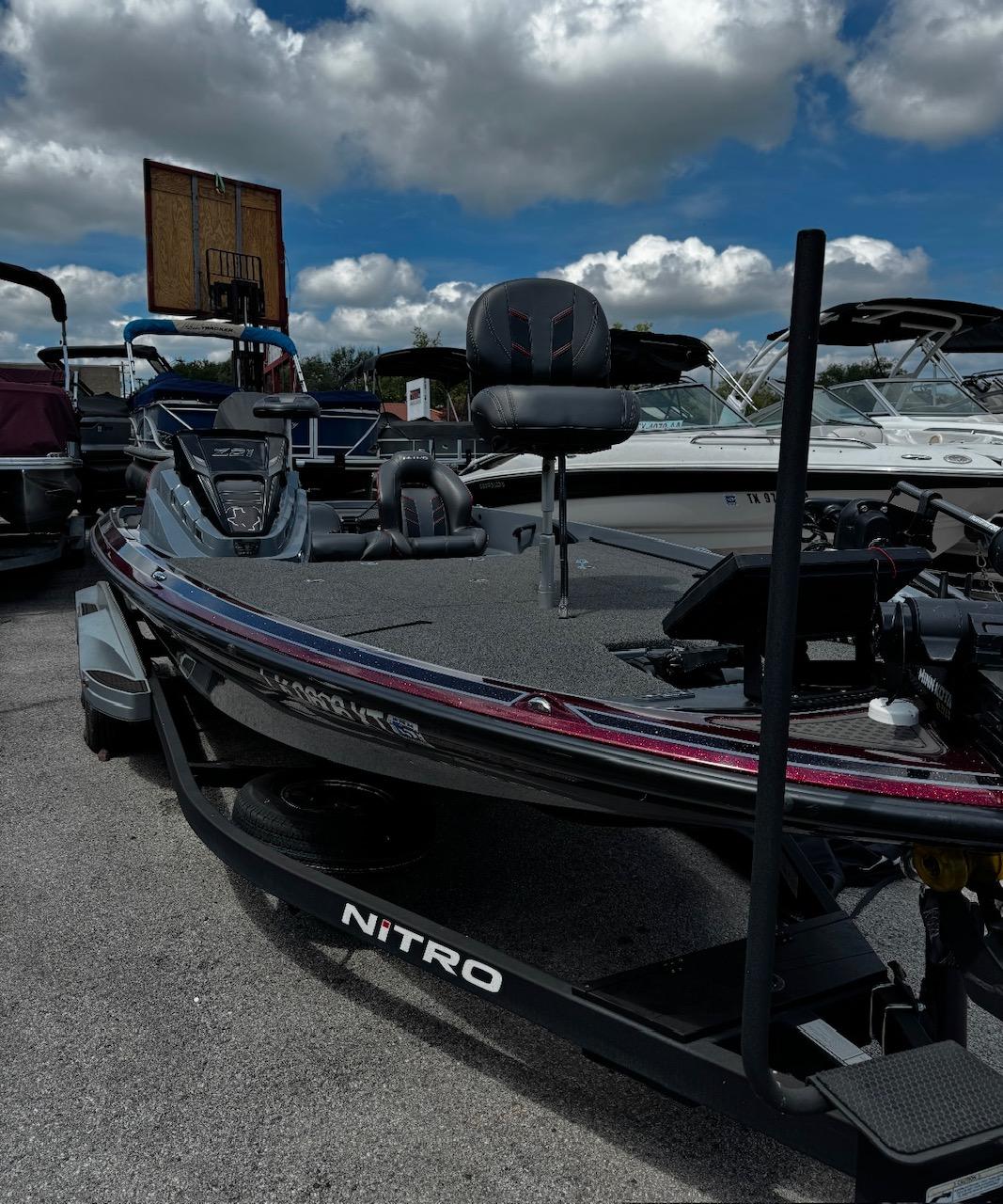 2021 Tracker Nitro Z21 SC
