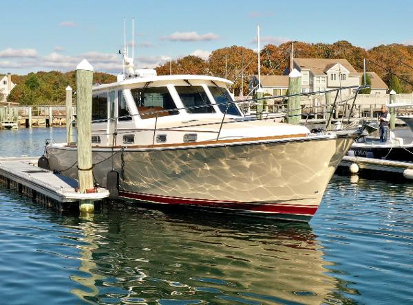 Sabre 42SE Starboard Bow