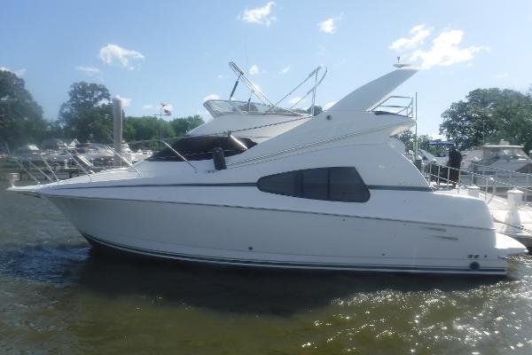 2002 Silverton 330 Sport Bridge