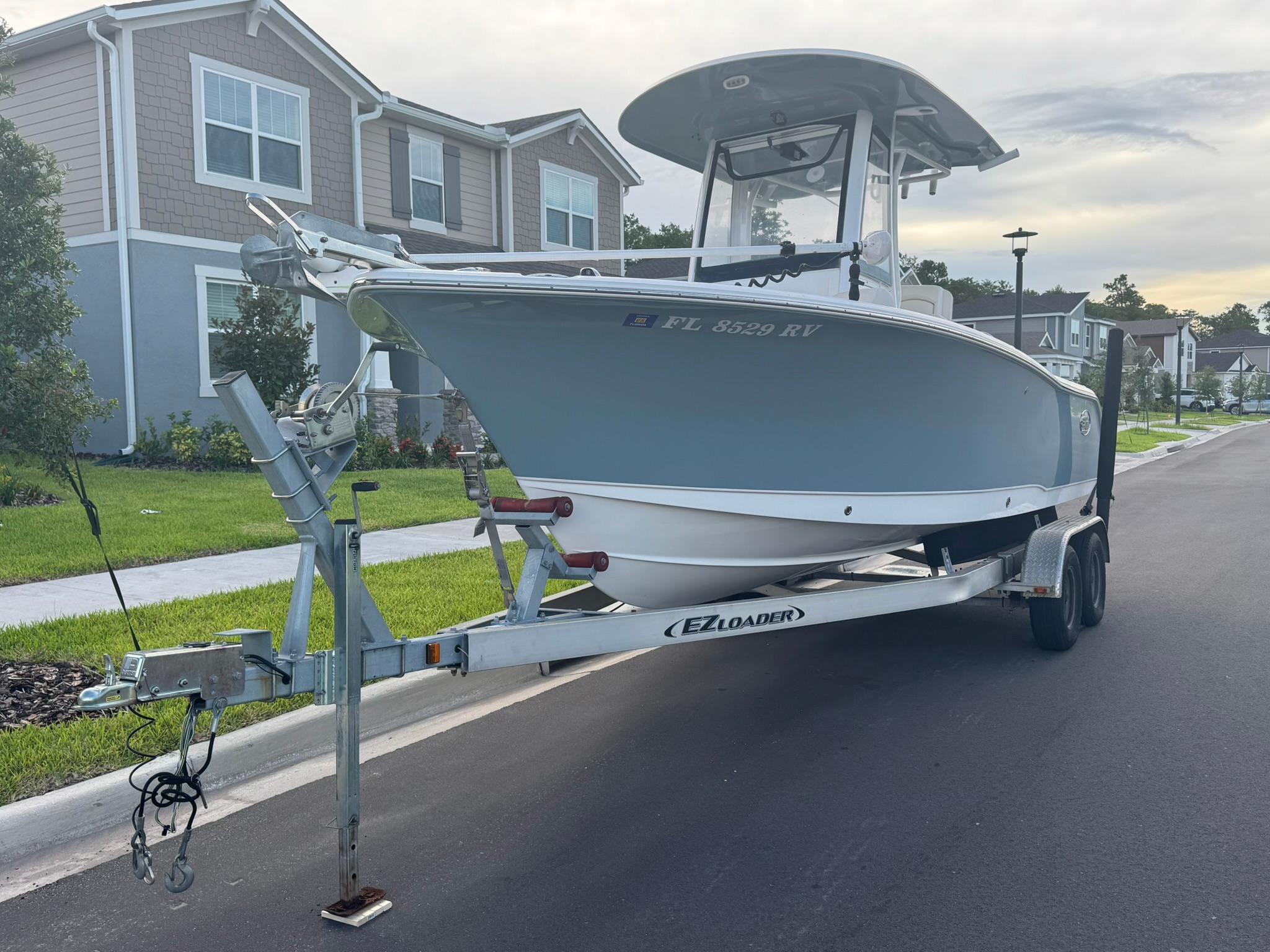Sea Hunt Ultra 235 SE