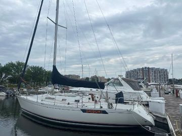 1986 Beneteau First 375