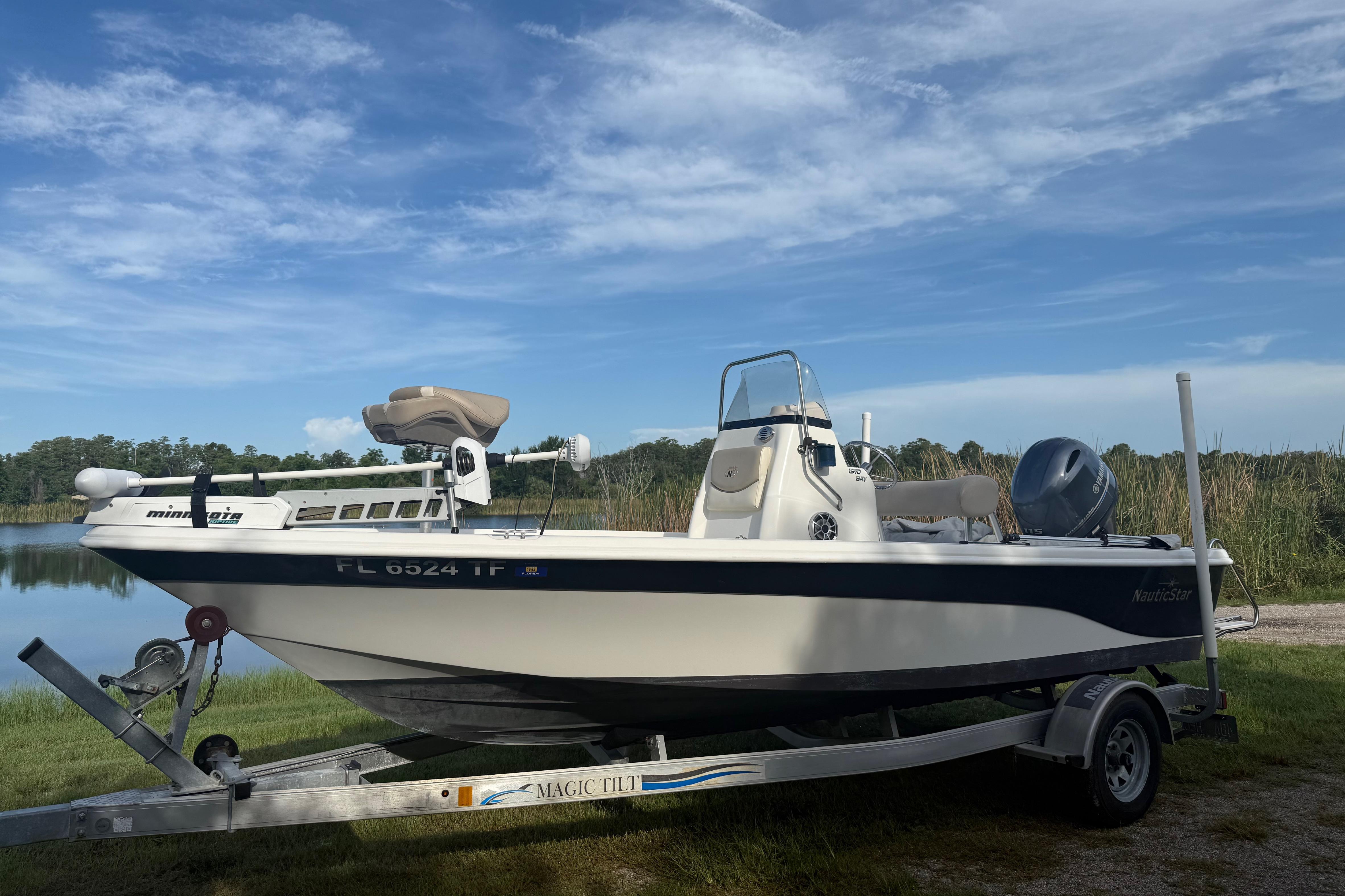 2017 NauticStar 1910 Nautic Bay