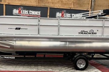 2026 Sun Tracker Party Barge 18 DLX