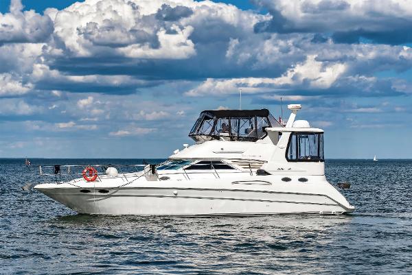 1998 Sea Ray 420 Aft Cabin