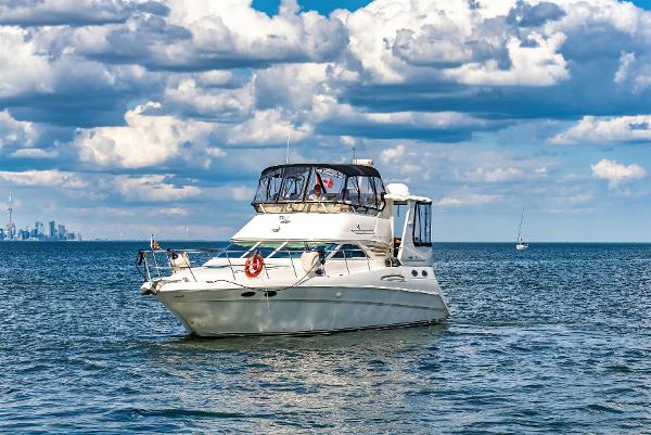 1998 Sea Ray 420 Aft Cabin