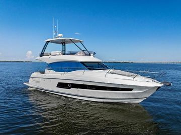 2023 Prestige 460