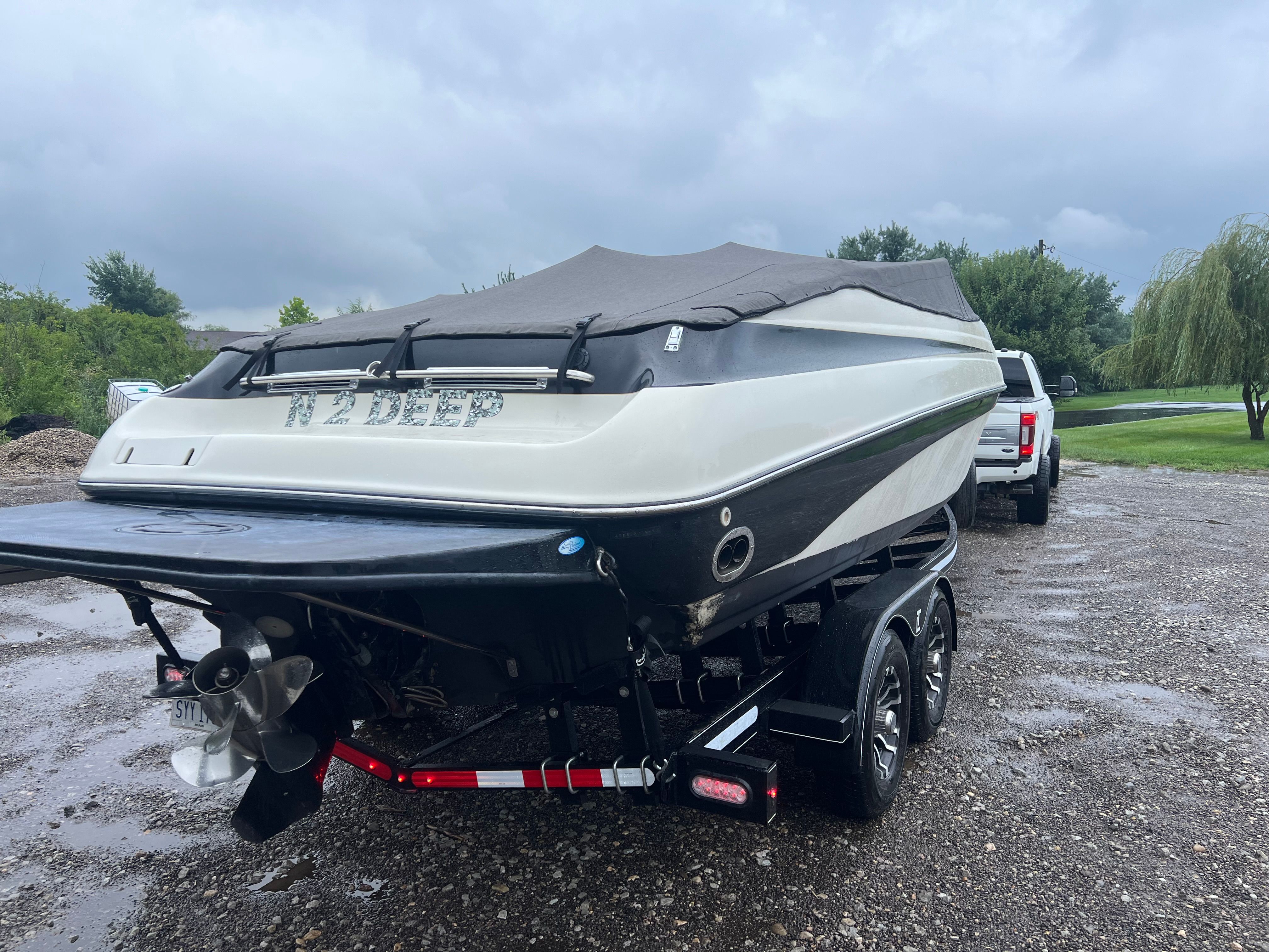 1998 Crownline 266BR