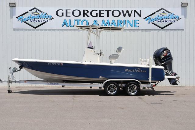 NauticStar 227 Bay