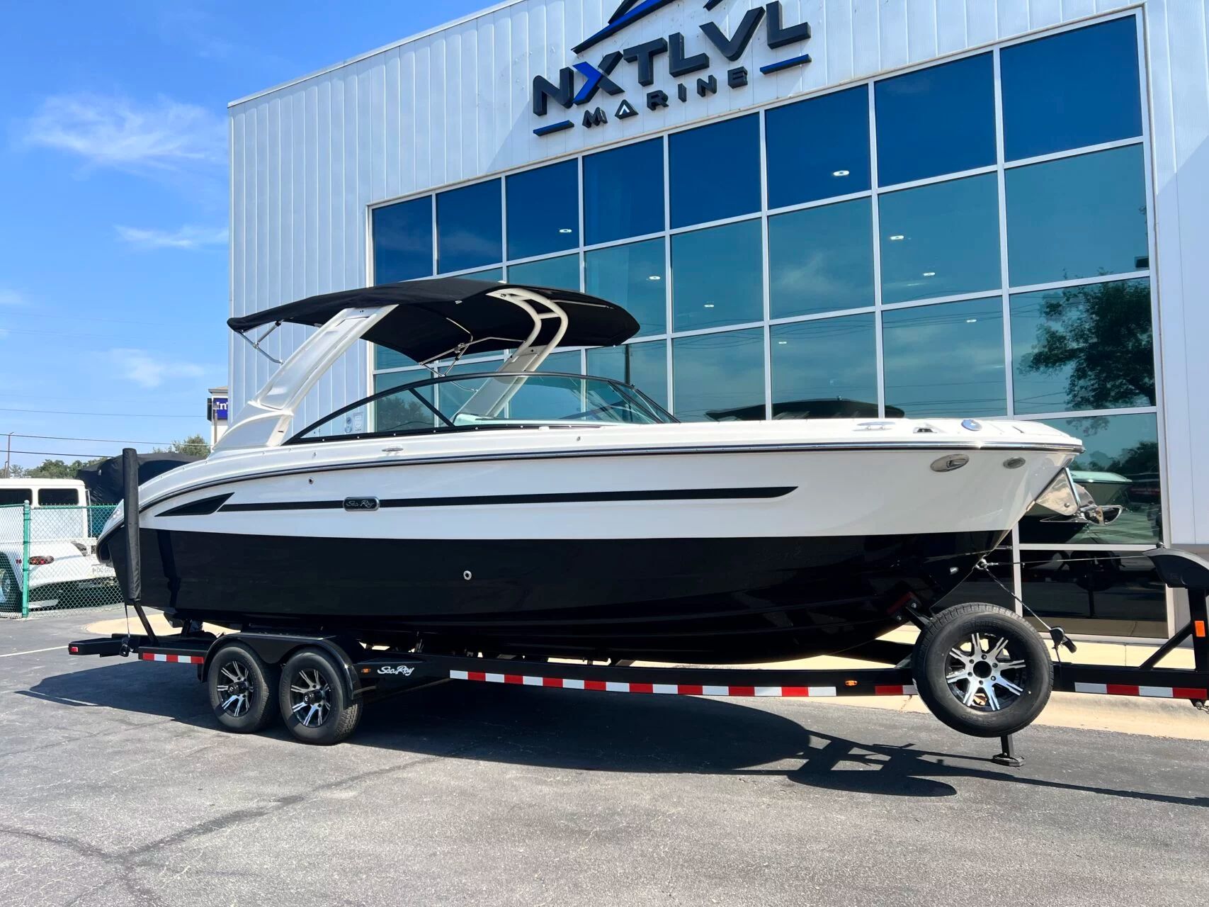 2026 Sea Ray SDX270 SURF