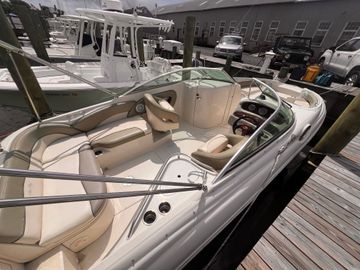 2004 Sea Ray 240 Sundeck
