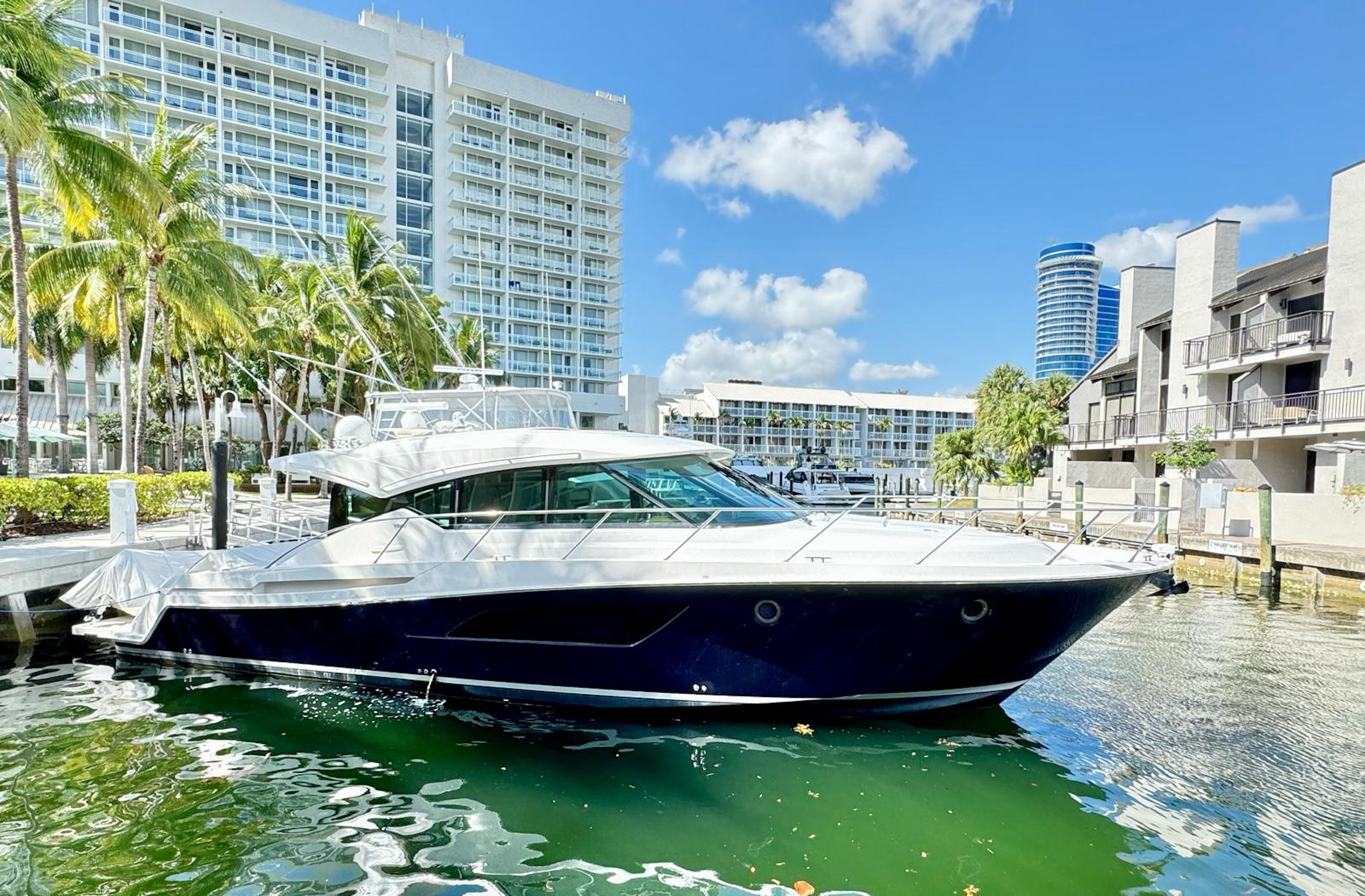 2017 Tiara Yachts 53 Coupe
