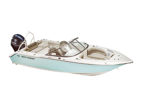 Key West 203 DFS 2025 Key West 203 DFS boat with Yamaha engine, sleek design, light blue and white exterior.