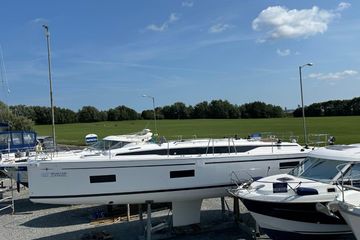 2025 Bavaria C42