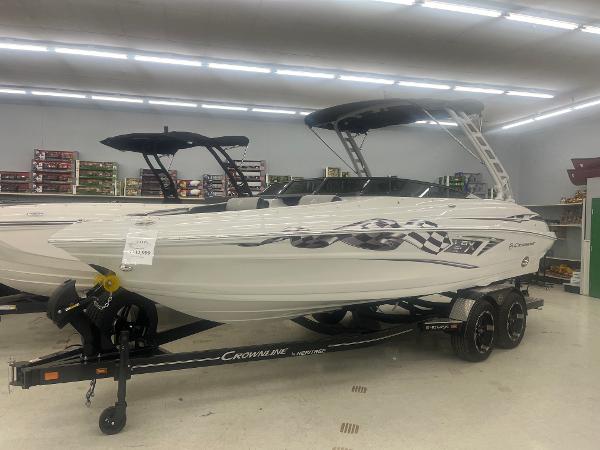 2025 Crownline 240LPX