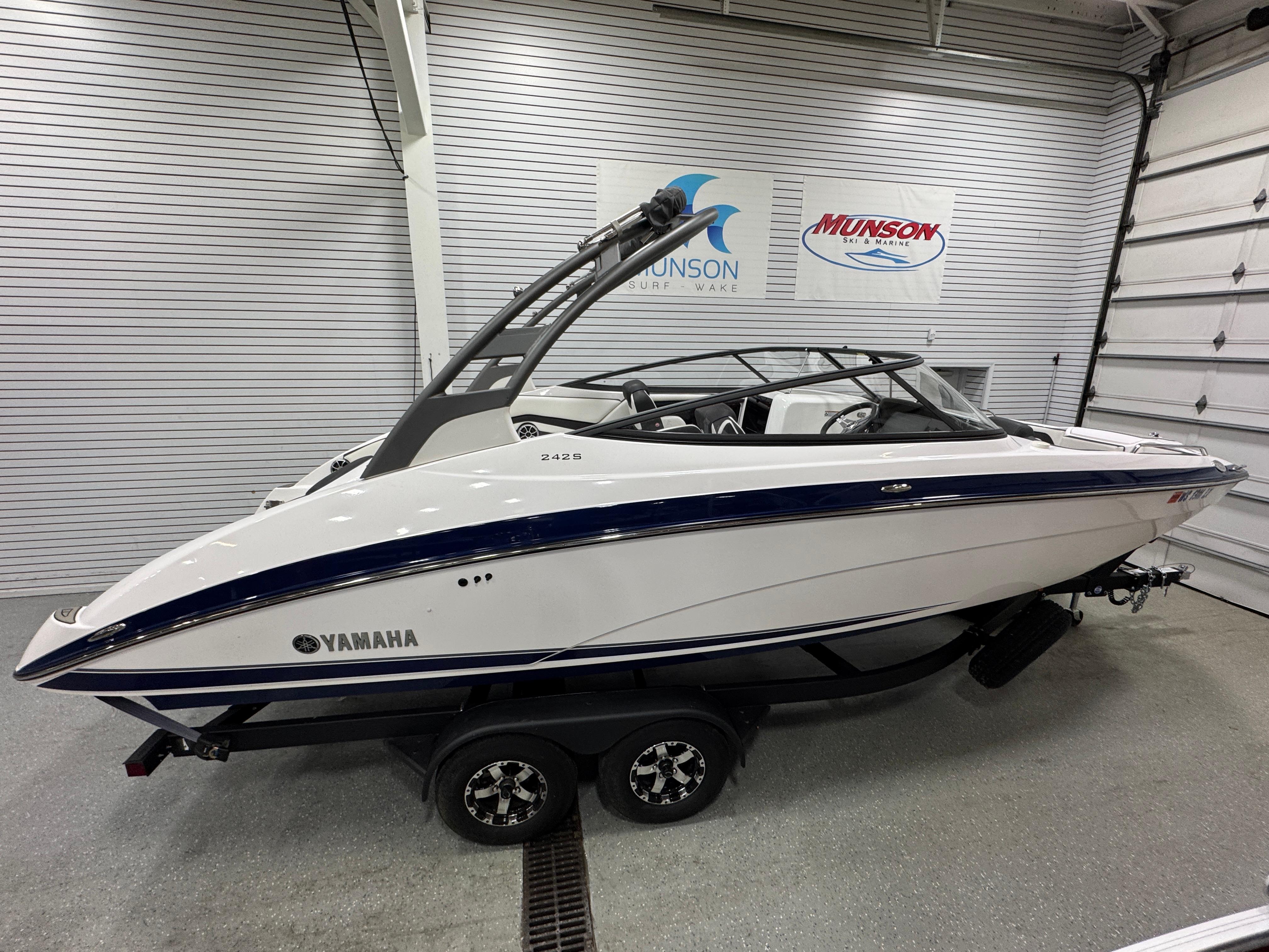 2020 Yamaha Boats 242 Limited S