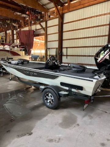 2023 Lowe Stinger 175C