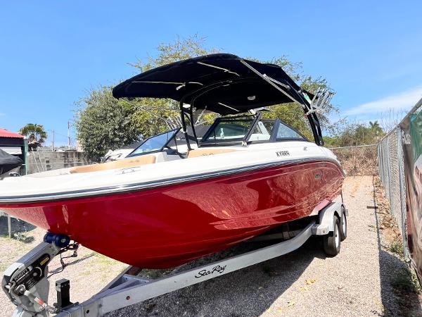 Sea Ray SPX 210