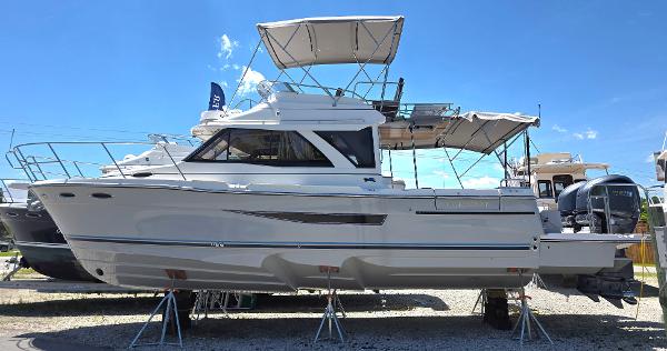 2025 Cutwater C-32 CB