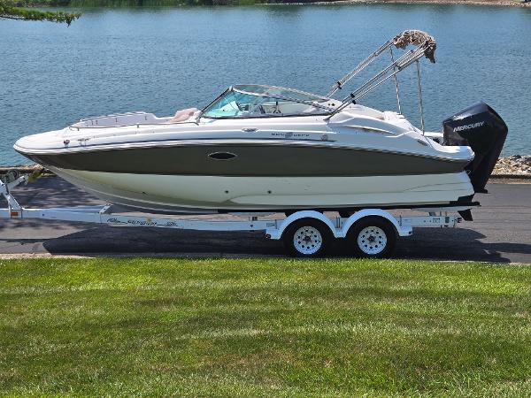 2014 Hurricane SunDeck 2200 OB