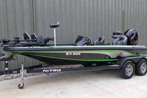 Nitro Z18 Pro 2019 Nitro Z18 Pro fishing boat with trailer, featuring sleek design and modern equipment.