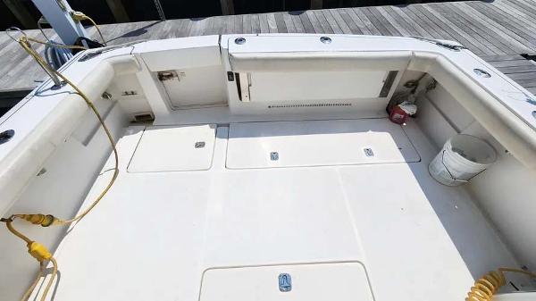 2000 Pursuit 3400 Express