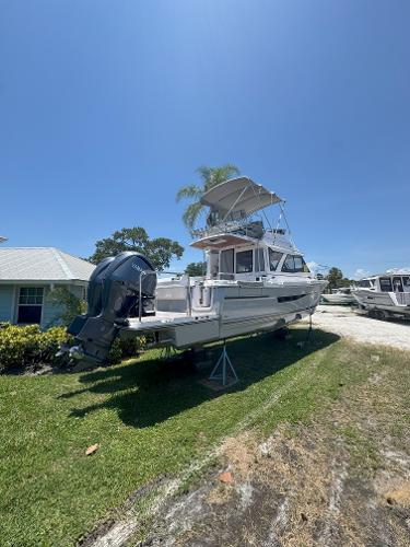 2025 Cutwater C-32 CB