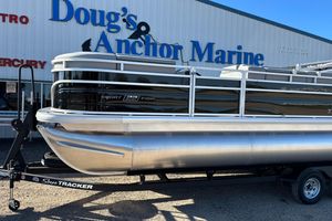 Sun Tracker SportFish 22 XP3 2026 Sun Tracker SportFish 22 XP3 pontoon boat at Doug's Anchor Marine.