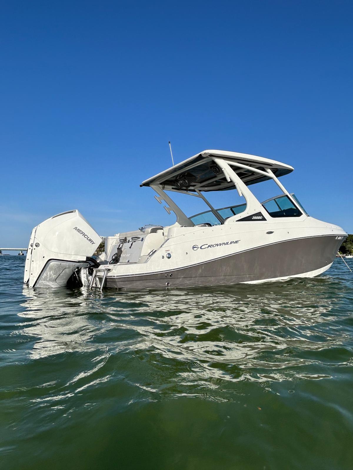 2024 Crownline 260DC