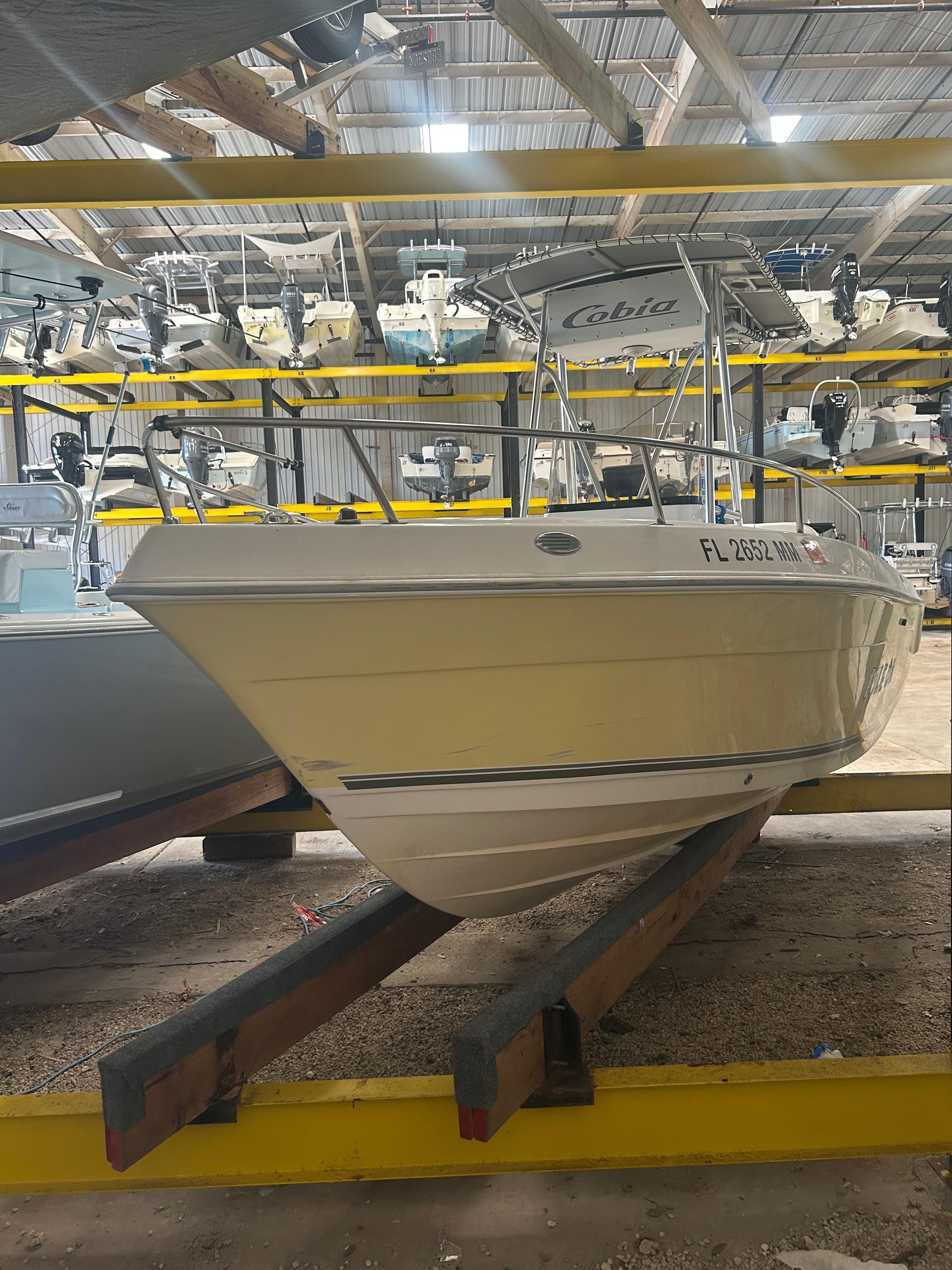 2004 Cobia 214