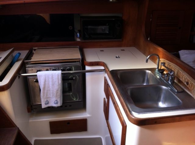1987 Freedom Freedom 36