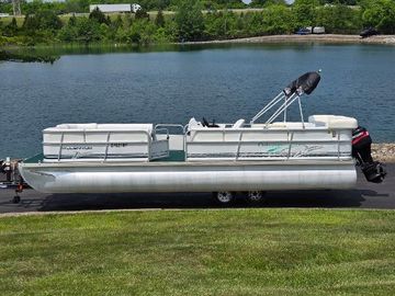 2000 Odyssey Pontoons 2505 Millennium