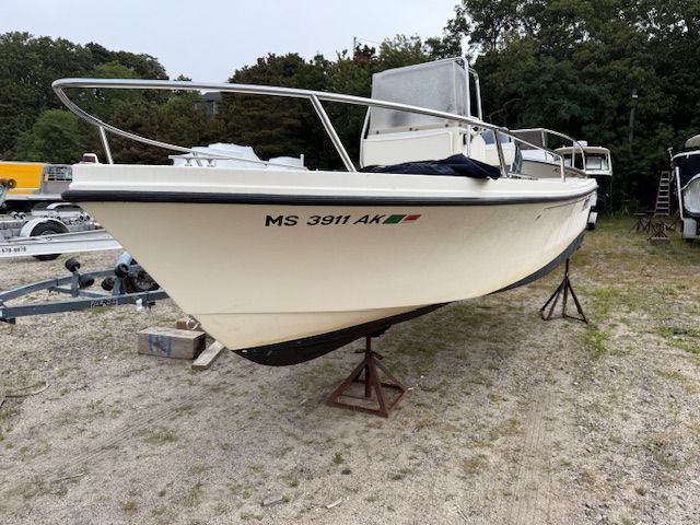 2004 Parker 1801 Center Console