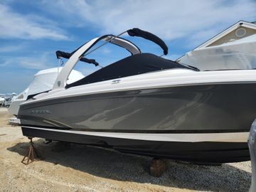 2014 Regal 2700 ES Bowrider