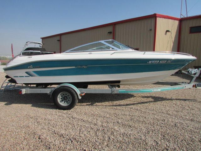 Sea Ray 210 Bow Rider