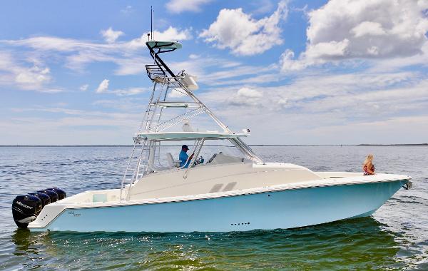 2016 SeaVee 430 Fish Around