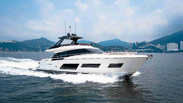 2019 Ferretti Yachts 670