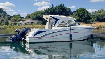 2017 Beneteau Antares 8