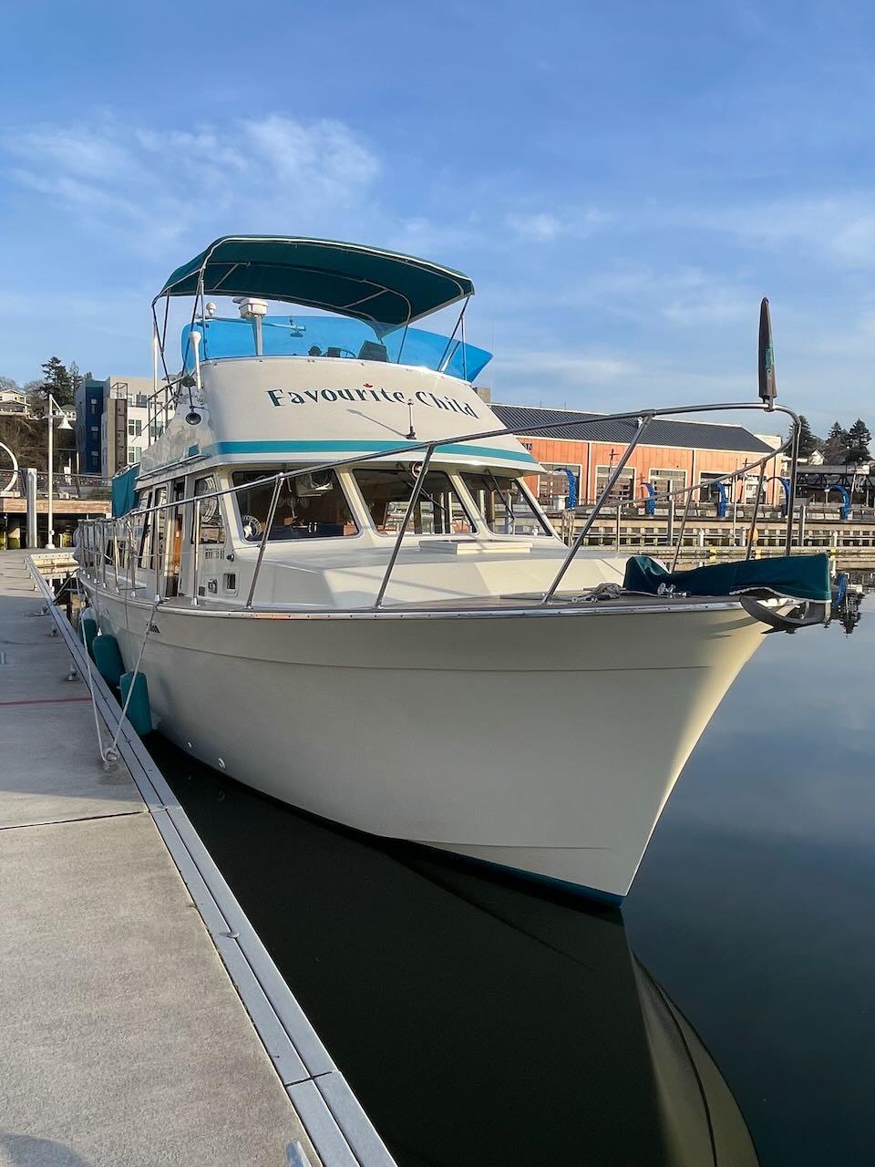 1979 Tollycraft 34 Tri-Cabin