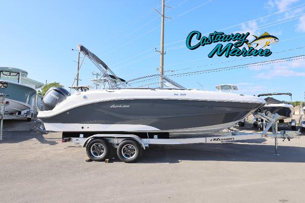 2025 Hurricane SunDeck 235 OB
