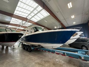 2025 Tiara Yachts 34 LS