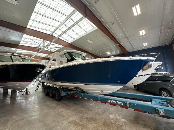 2025 Tiara Yachts 34 LS