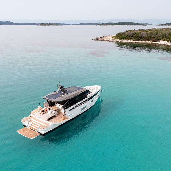 Azimut Seadeck 6