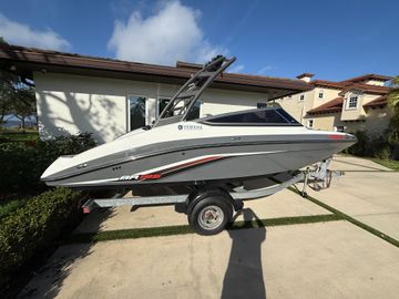 2019 Yamaha Boats AR195