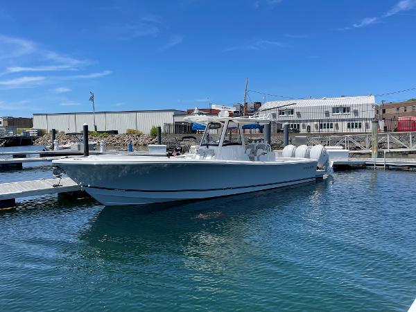 2022 Regulator 34