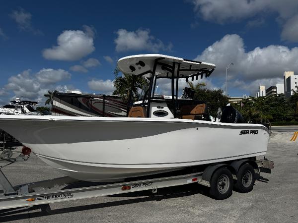 2025 Sea Pro 222 Center Console