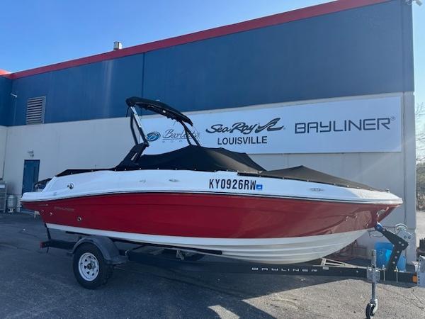 2021 Bayliner VR5 Bowrider I/O