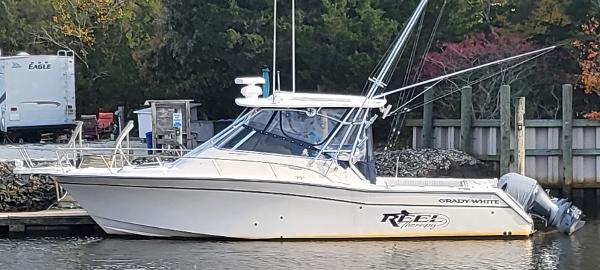 2005 Grady-White Express 330