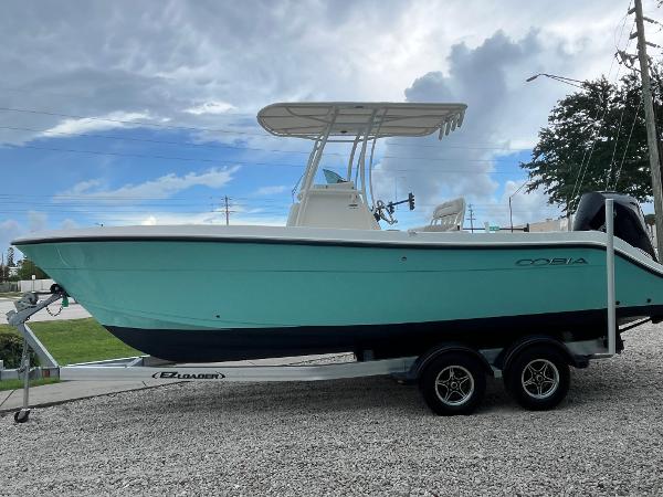 2021 Cobia 237 Center Console, Merritt Island Florida - boats.com