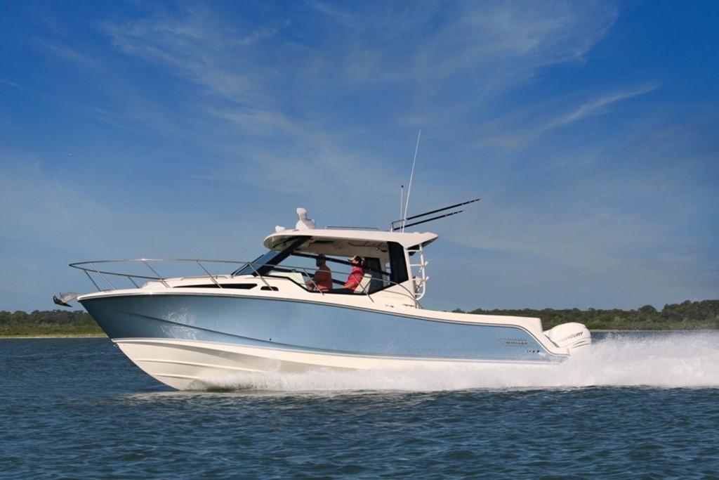 2024 Boston Whaler 325 Conquest