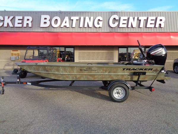 Tracker Grizzly 1654 T Sportsman 2024 Tracker Grizzly 1654 T Sportsman boat on trailer at Tracker Boating Center.